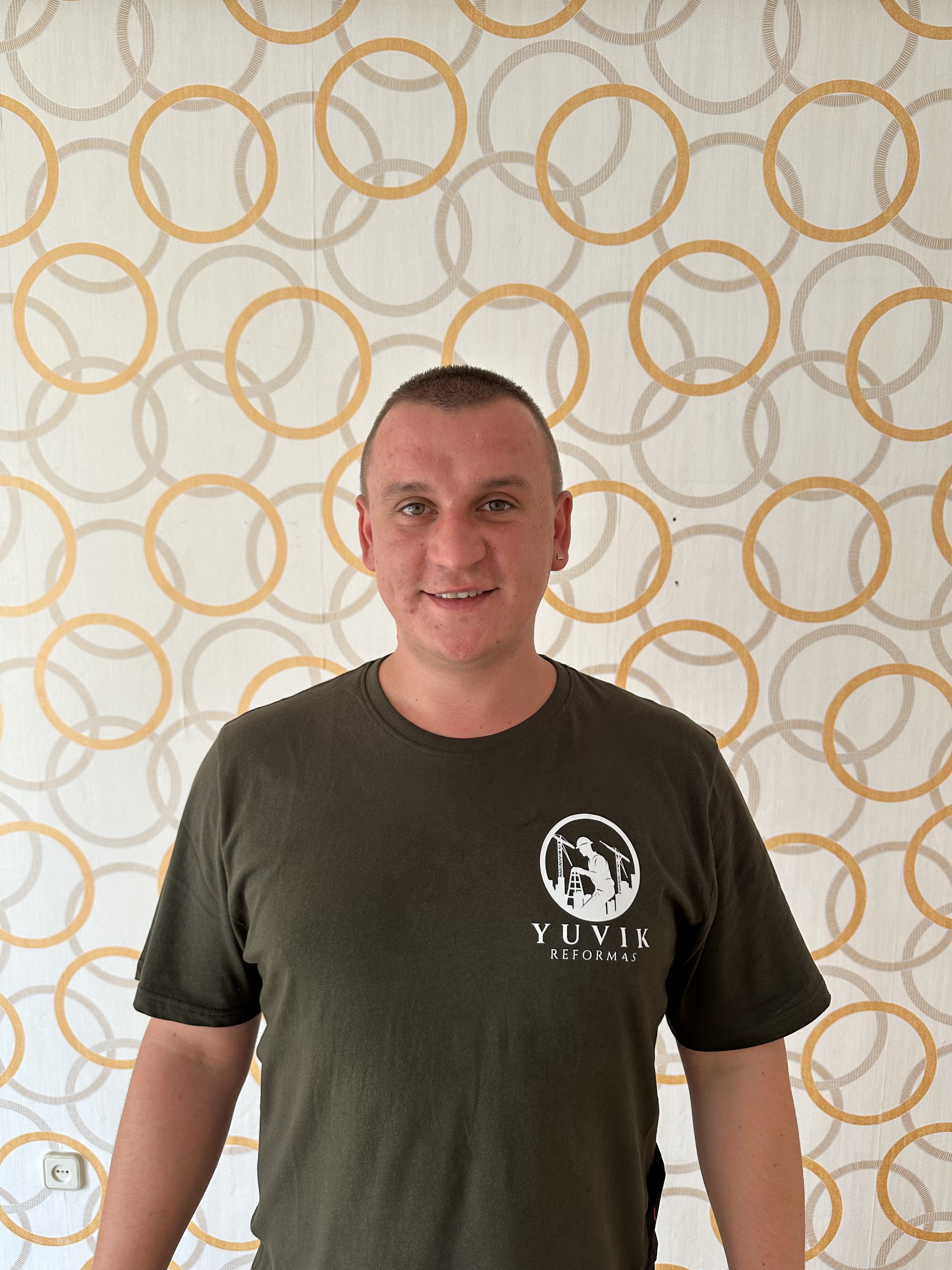 Profesional Yuvik Reformas Madrid